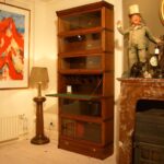 Eén stapel Globe Wernicke met secretaire deel 2