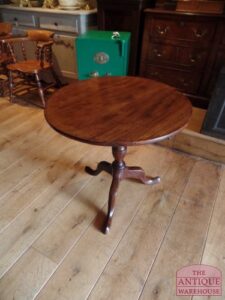 19e-eeuwse antiekie mahonie tilt top tafel