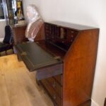 Antiek 18e-eeuws klepbureau 2