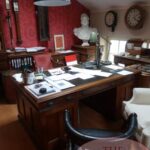 Antiek bureau in eiken of mahoniehout 3