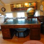 Antiek bureau in eiken of mahoniehout 4