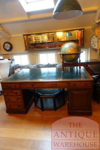 Antiek bureau in eiken of mahoniehout 4