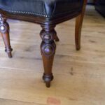 Antiek bureaustoeltje 1