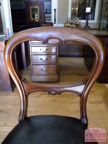 Antiek bureaustoeltje 2