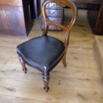 Antiek bureaustoeltje 3