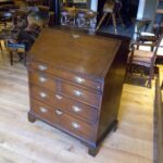 Antiek eiken 18de-eeuws klepbureau circa 1750 1