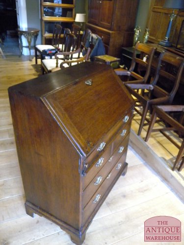 Antiek eiken 18de-eeuws klepbureau circa 1750 2