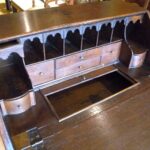 Antiek eiken 18de-eeuws klepbureau circa 1750 4