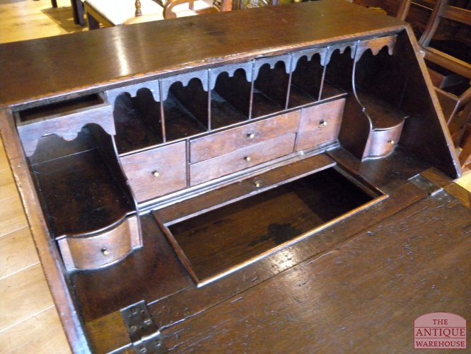 Antiek eiken 18de-eeuws klepbureau circa 1750 4