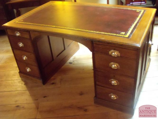Antiek eiken bureau van circa 1880 3