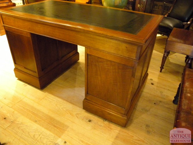 Antiek eiken bureau 3