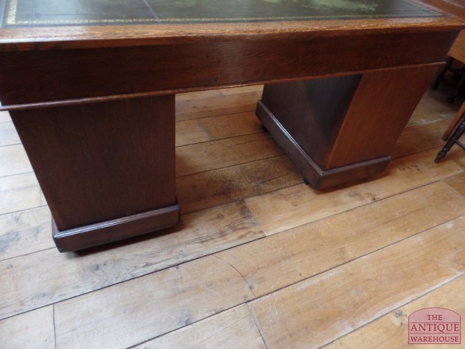 Antiek eiken bureau 2