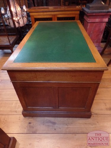 Antiek eiken bureau 2
