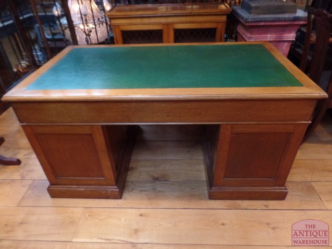 Antiek eiken bureau 3