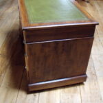 Antiek eiken bureautje 1