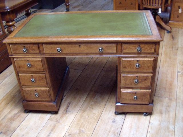 Antiek eiken bureautje 3