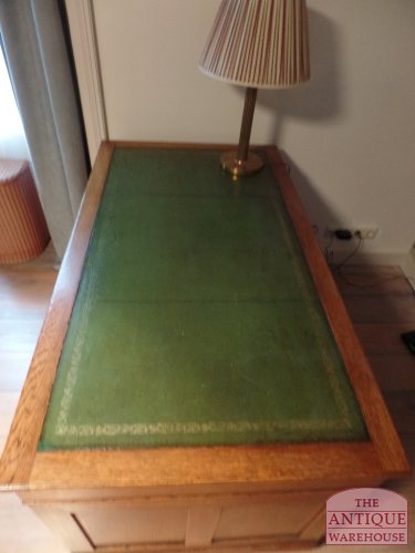 Antiek eiken Engels bureau 2