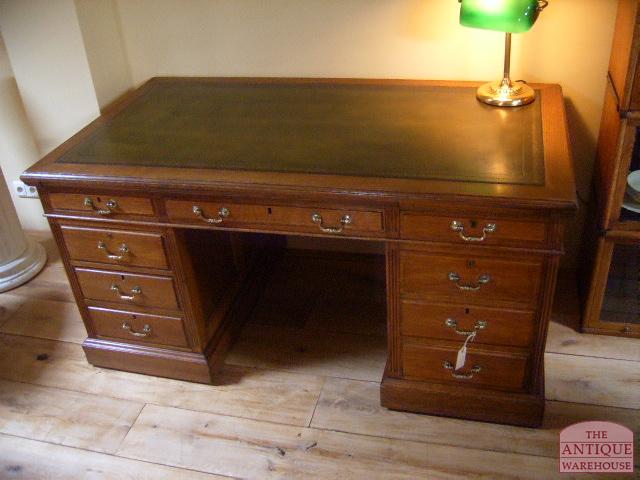 Antiek eiken Engels bureau 3