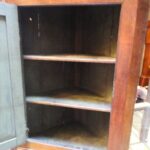 Antiek eiken hoekkastje 2