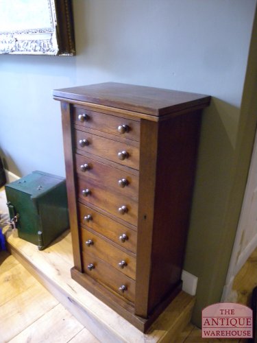 Antiek eiken ladekastje, Wellington Chest 2