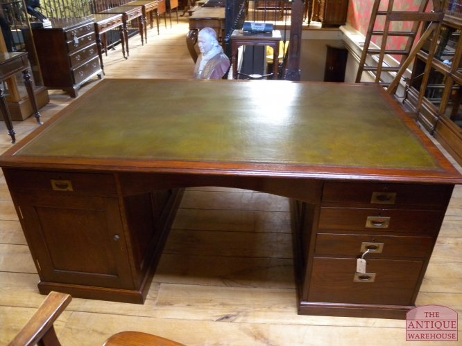 Antiek eiken militair partnersbureau 4