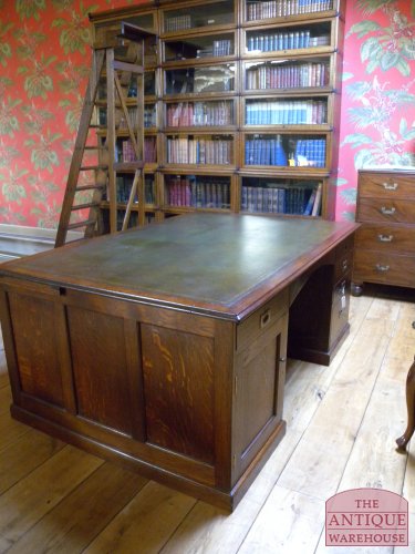 Antiek eiken militair partnersbureau 5