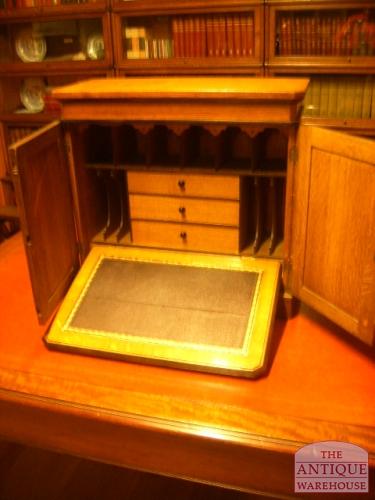 antiek eiken  officiers reisbureau, VERKOCHT