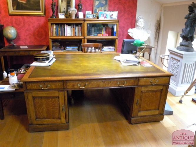 Antiek eiken partnersbureau 3