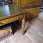 Antiek eiken schrijftafel circa 1900 2