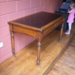 Antiek eiken schrijftafel circa 1860 1