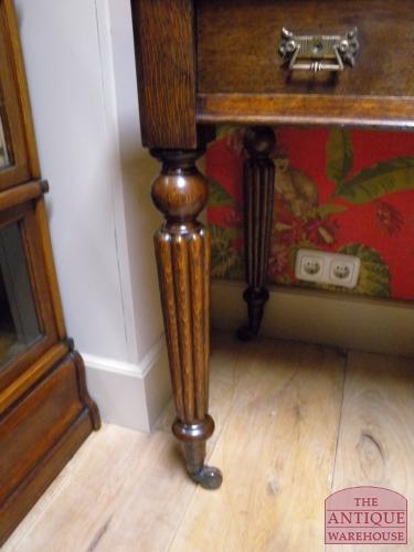 antiek eiken schrijftafeltje, VERKOCHT