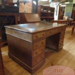 Antiek eikenhouten bureau 1