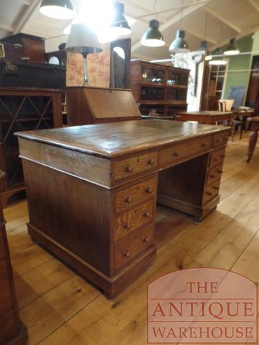 antiek eikenhouten bureau