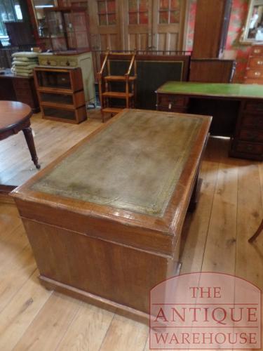 Antiek eikenhouten bureau 2