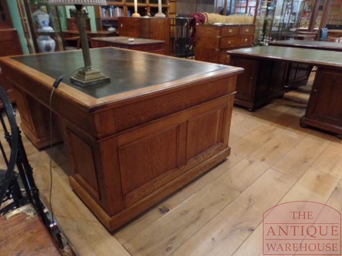 Antiek eikenhouten kwaliteitsbureau 2