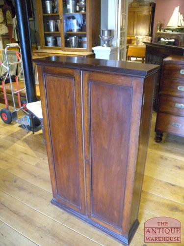 antiek "estate cupboard" kastje, sleutel kastje, makelaars kastje