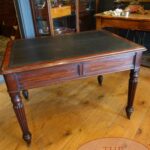 Antiek gesigneerd Engels schrijftafeltje circa 1840, M. Wilson, 68 Great Queen Street London 3