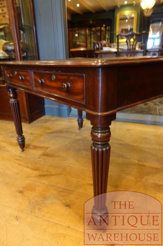 Antiek gesigneerd Engels schrijftafeltje circa 1840, M. Wilson, 68 Great Queen Street London 4