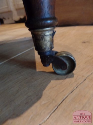 antiek klein bijzet tafeltje 3