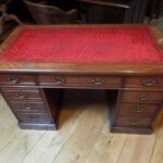 Antiek klein Engels bureau 1