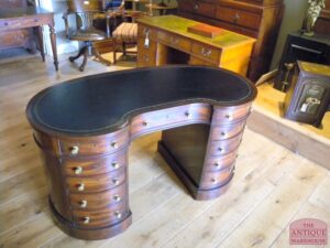 antiek mahonie niervormig bureau, VERKOCHT