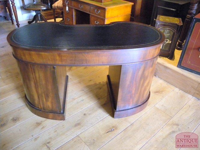 Antiek mahonie niervormig bureau 3