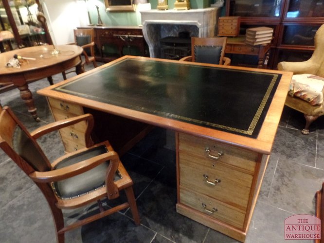 antiek mahonie partners bureau