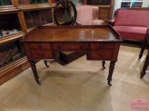 antiek mahonie schrijftafeltje circa 1850 met opstaande rand