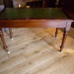 Antiek mahonie schrijftafeltje 2