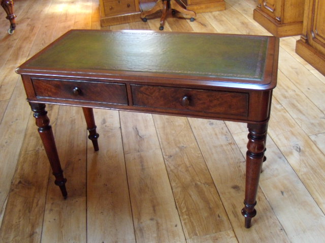 Antiek mahonie schrijftafeltje 3