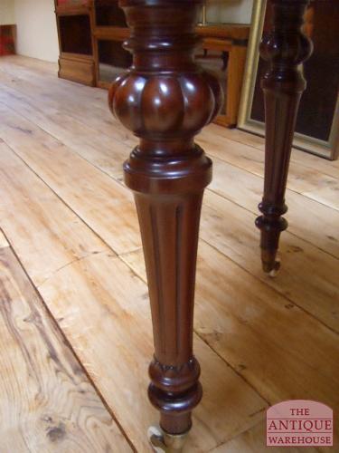 Antiek mahonie schrijftafeltje 2