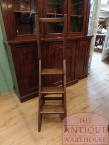 antiek mahoniehouten bibliotheek trapje