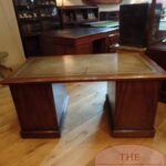 Antiek mahoniehouten bureau gemaakt door meubelmaker W. Priest 2