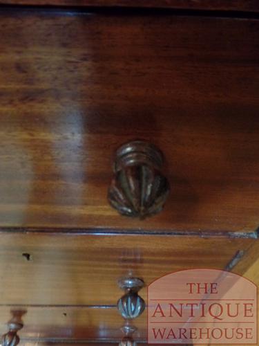 Antiek mahoniehouten bureau gemaakt door meubelmaker W. Priest 3